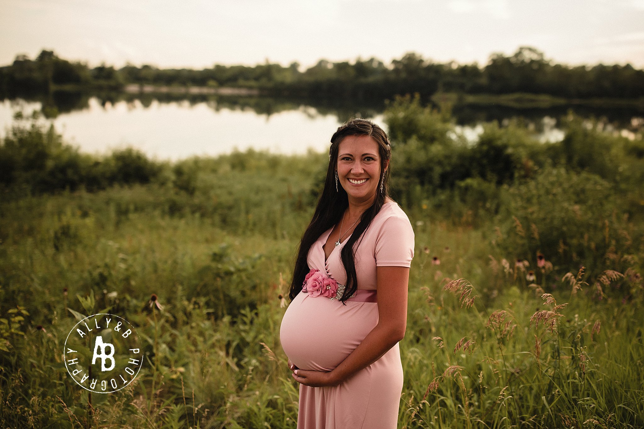 maternity photoshoot near me.jpg