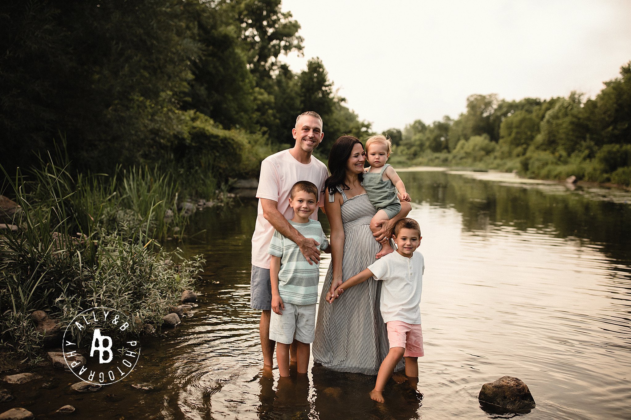 family photographers in naperville il.jpg