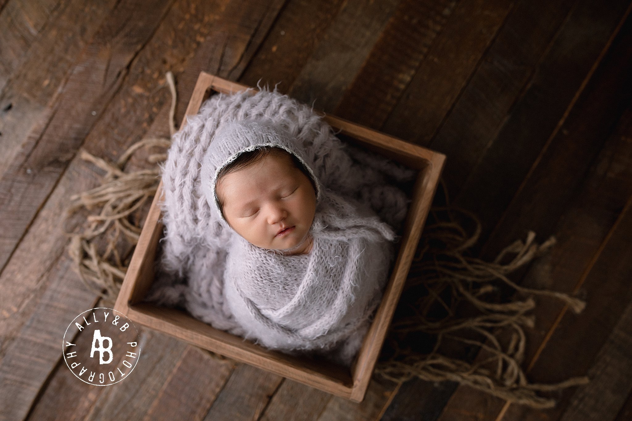 newborn photography hinsdale.jpg