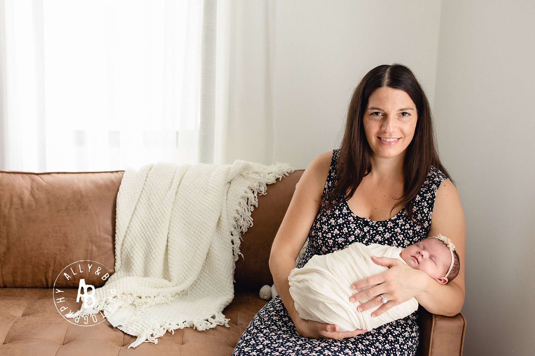 lifestyle newborn photography.jpg