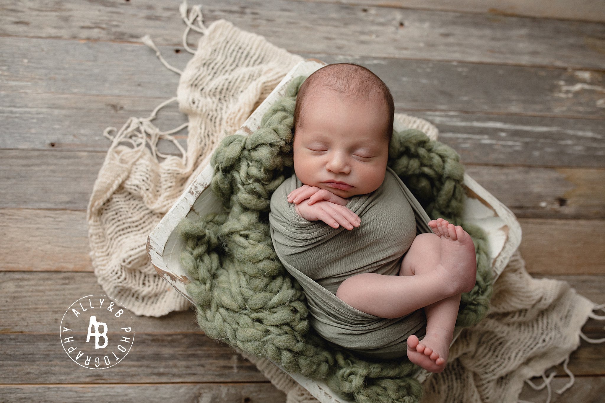 newborn photographers in elmhurst.jpg