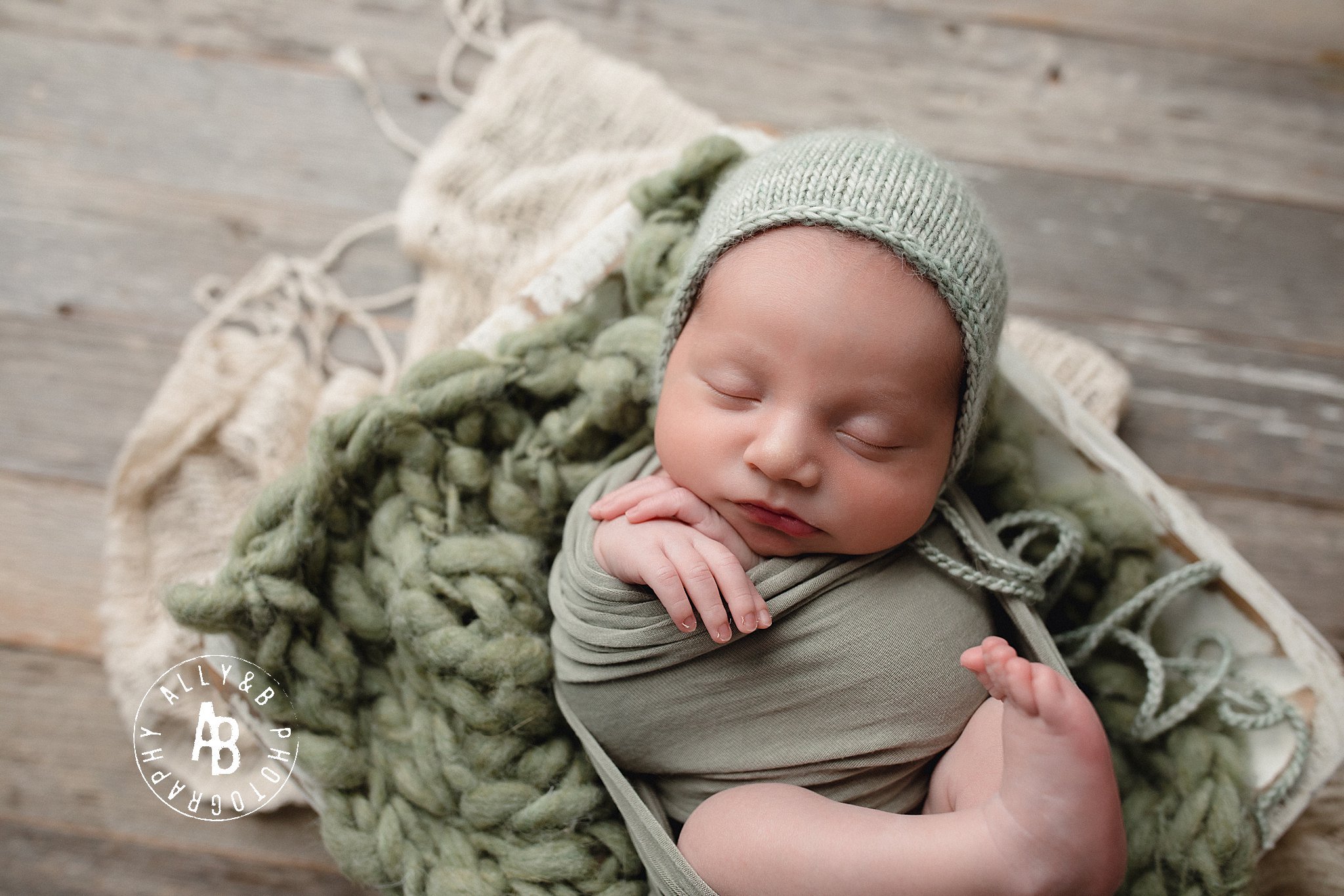 newborn photographers near hinsdale.jpg