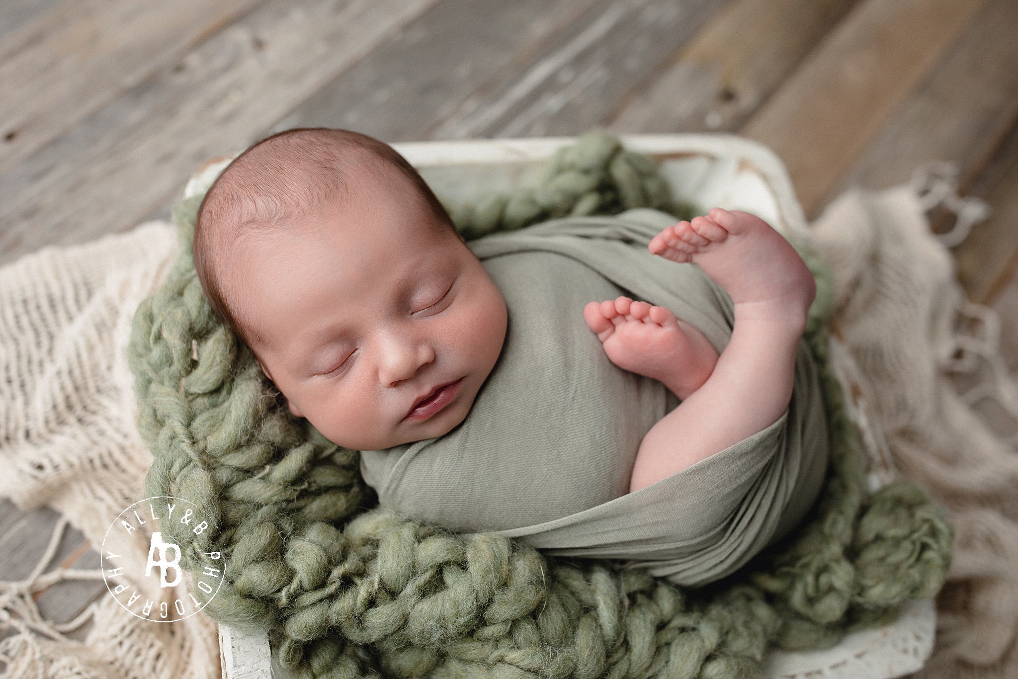 best newborn photographers naperville.jpg