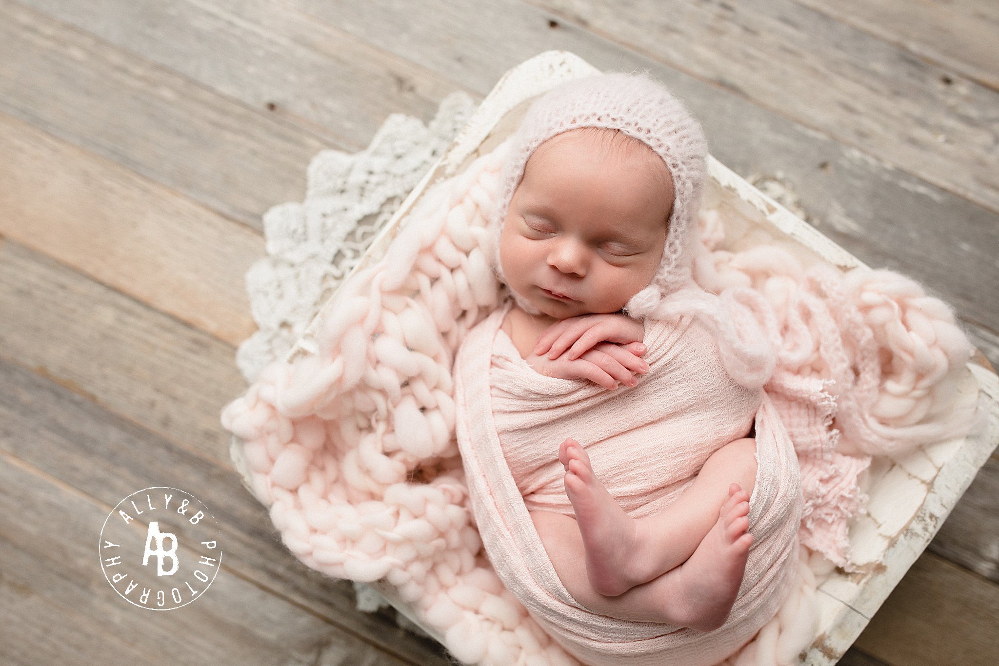 newborn photography glen ellyn.jpg