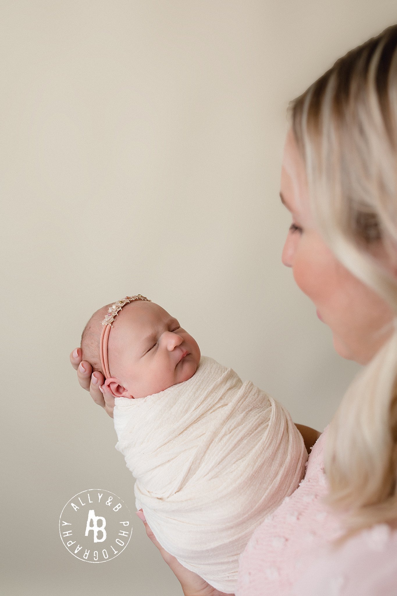 downers grove newborn photographer.jpg