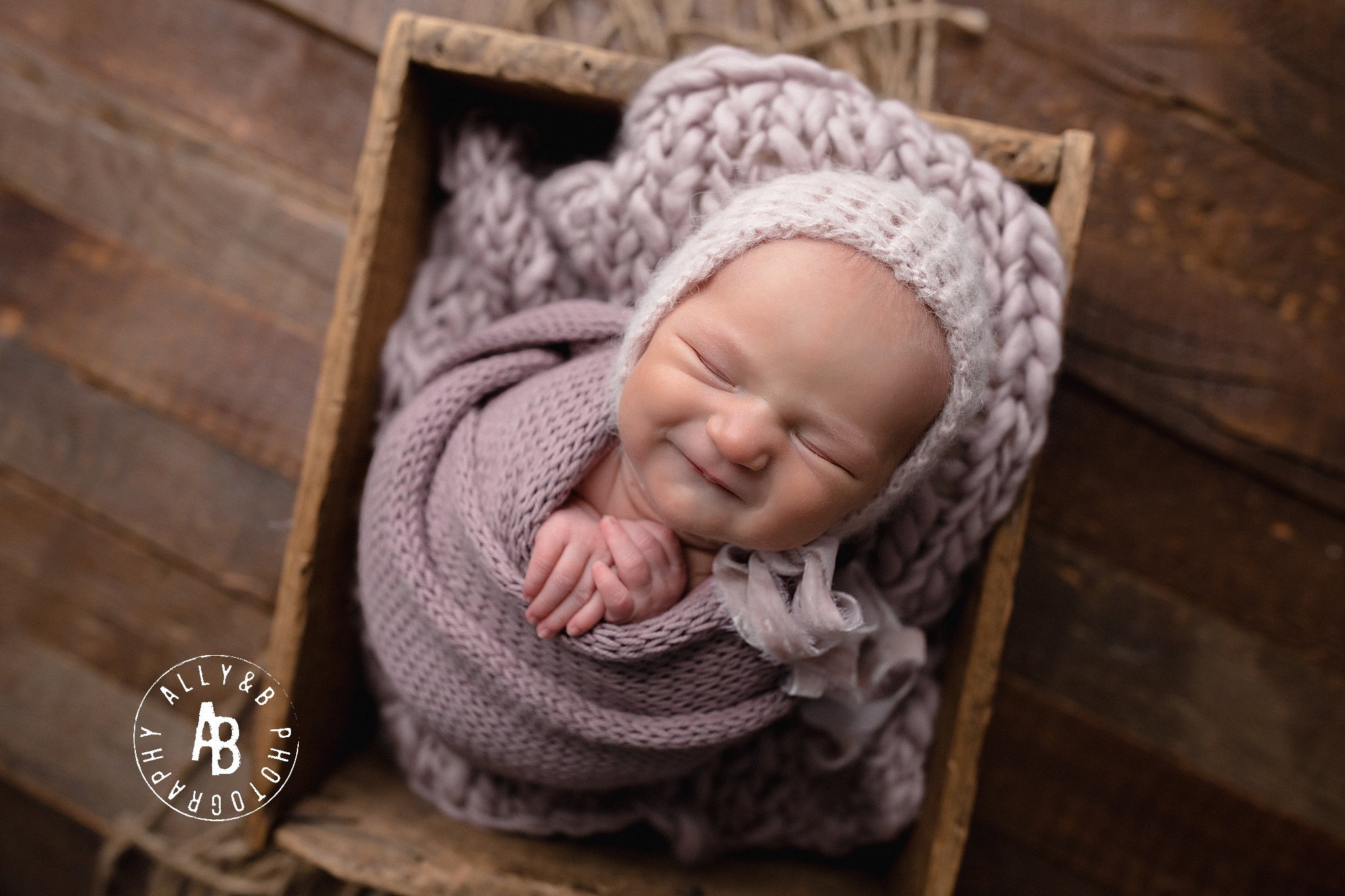 hinsdale newborn photographer.jpg