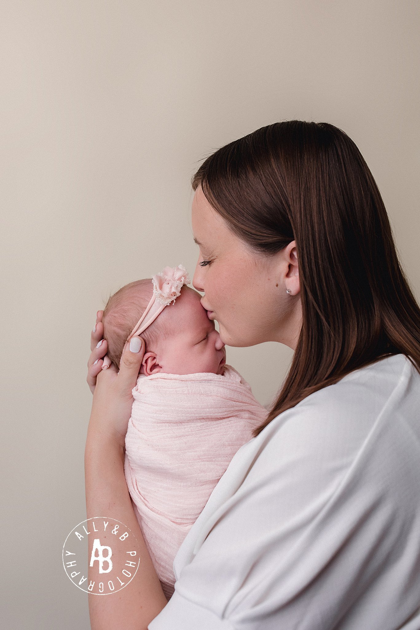 newborn photographers in naperville il.jpg