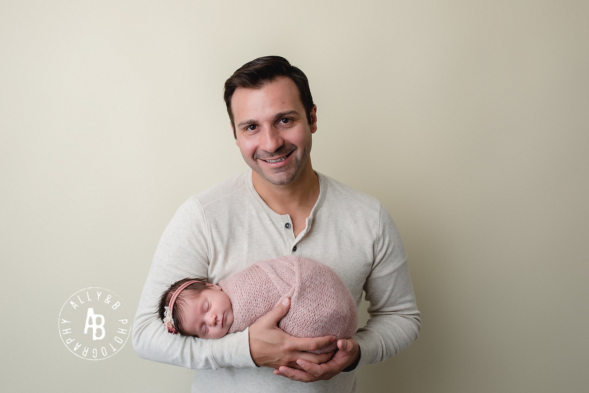 newborn photographers in naperville il.jpg