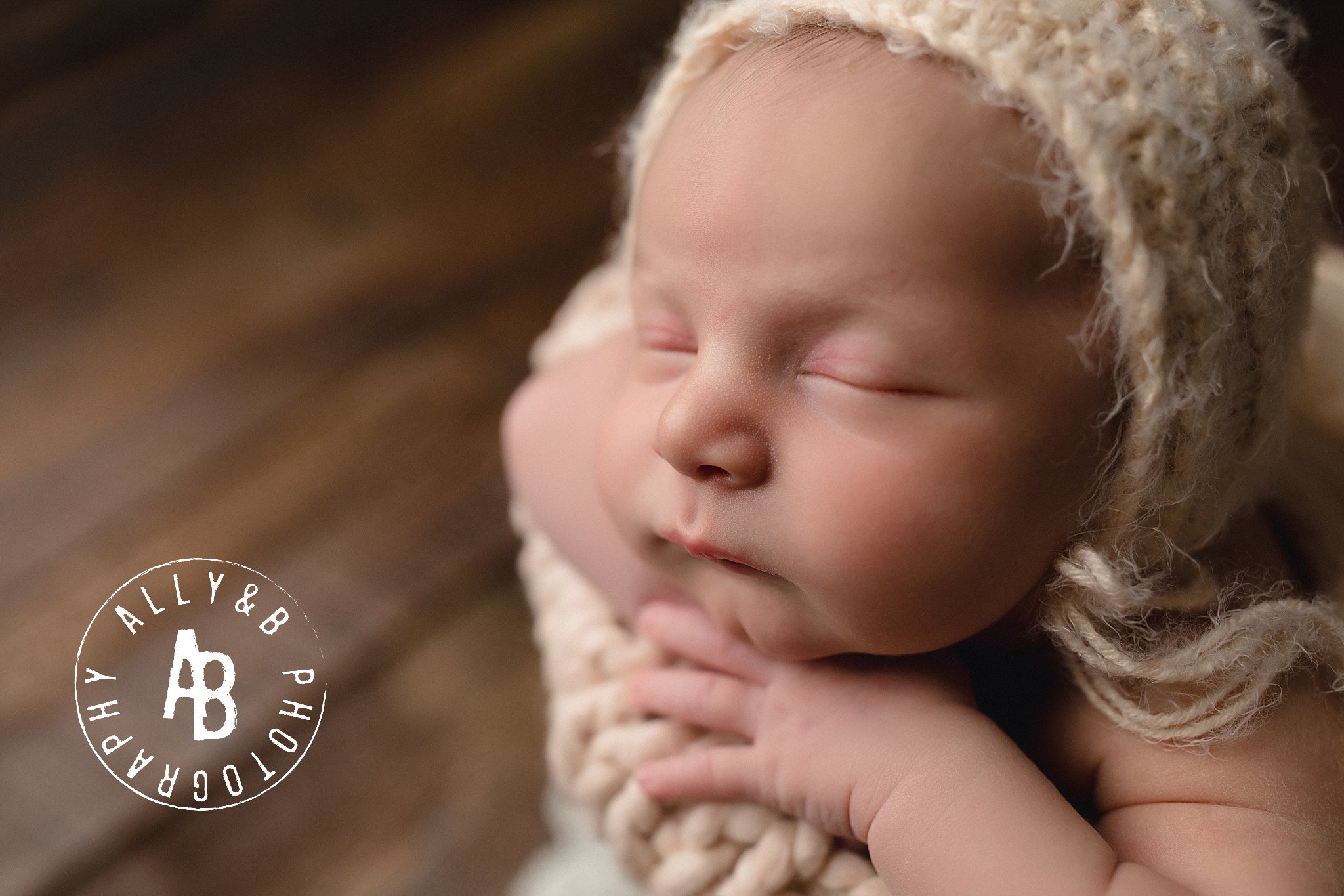 glen ellyn newborn photography.jpg