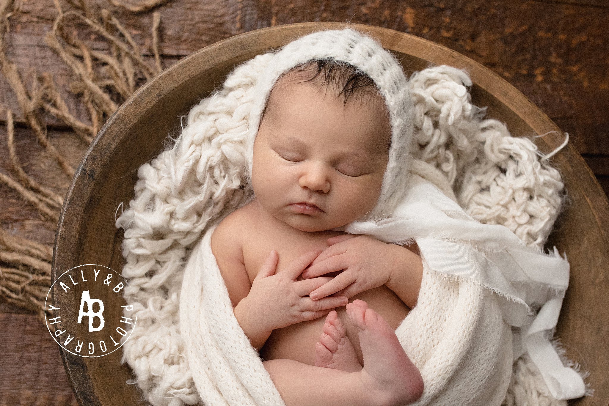 wheaton newborn photographer.jpg