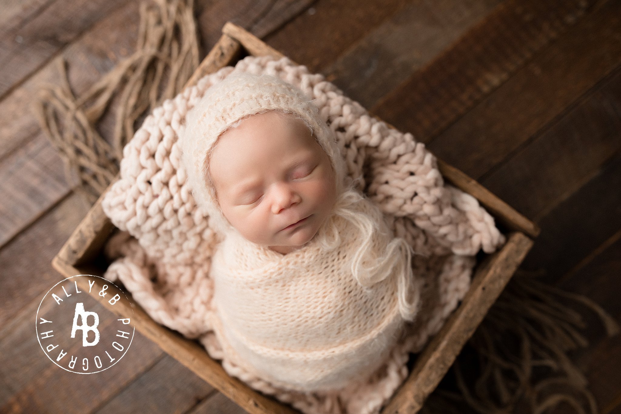 downers grove newborn photographer.jpg