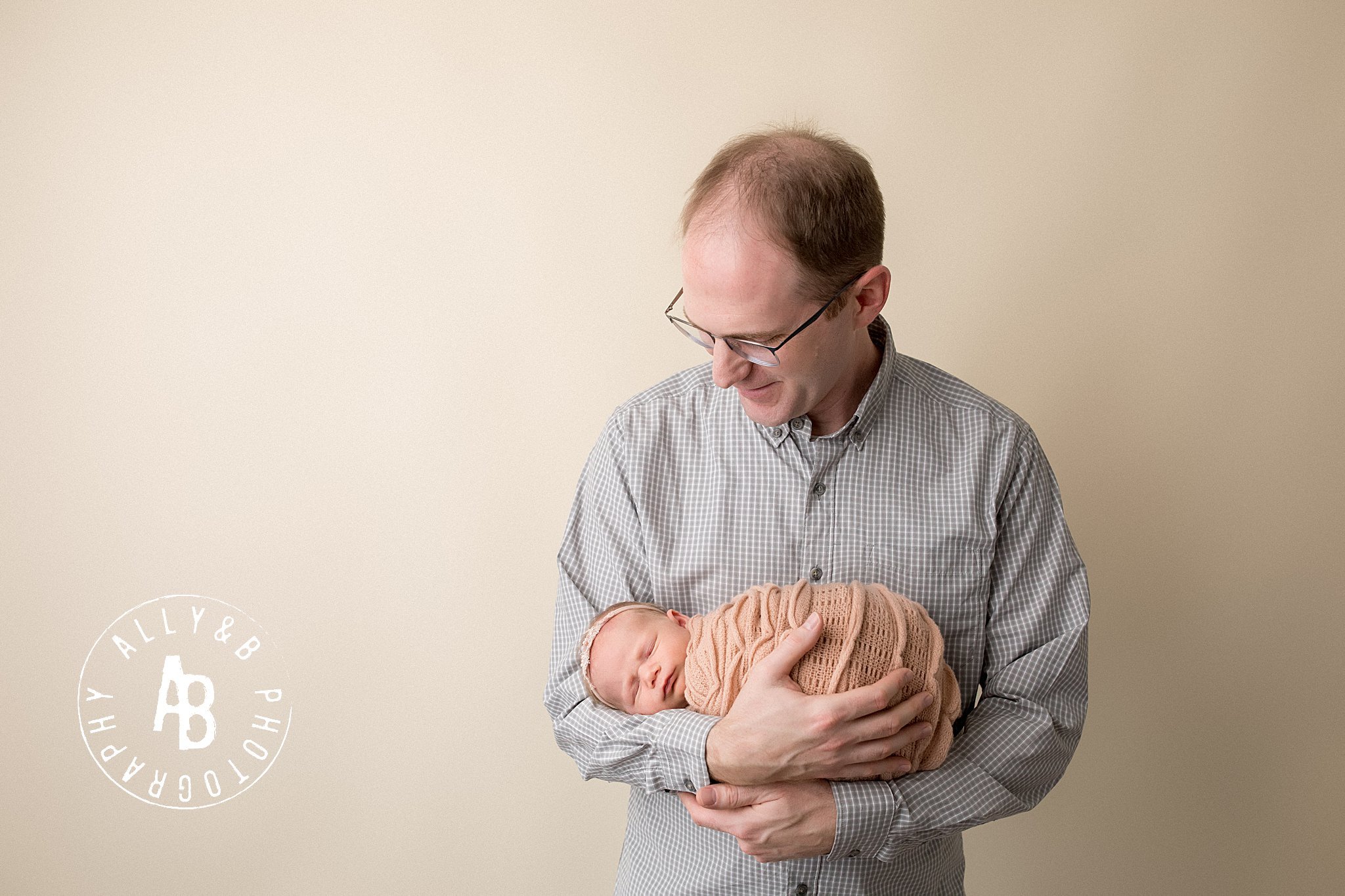 newborn photographers near me.jpg