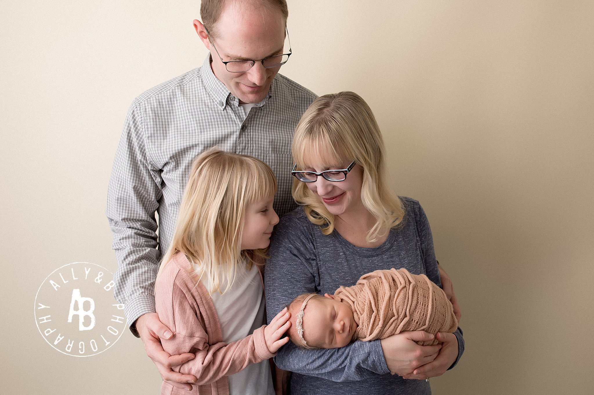 posed newborn photography.jpg