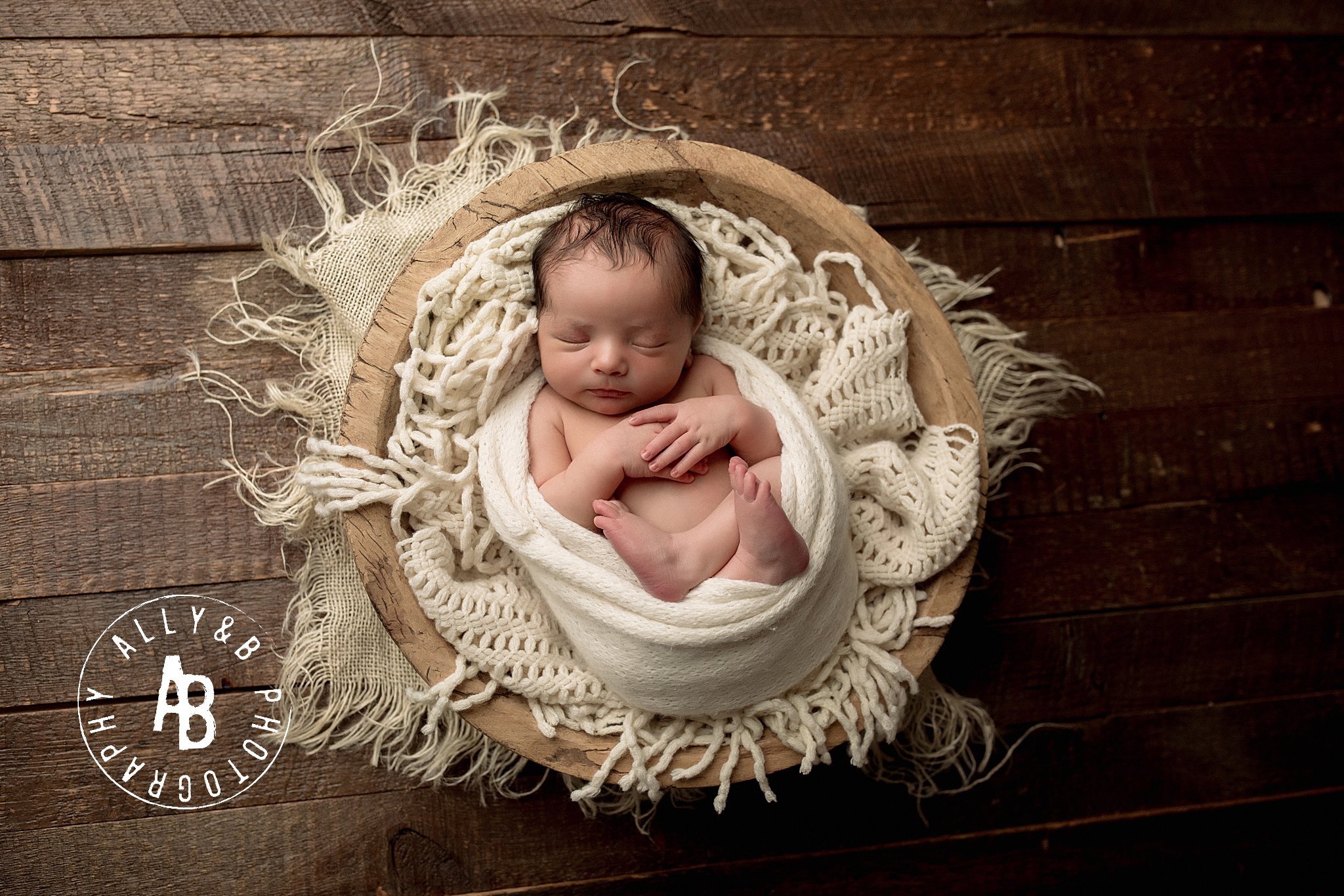 newborn photoshoot naperville.jpg