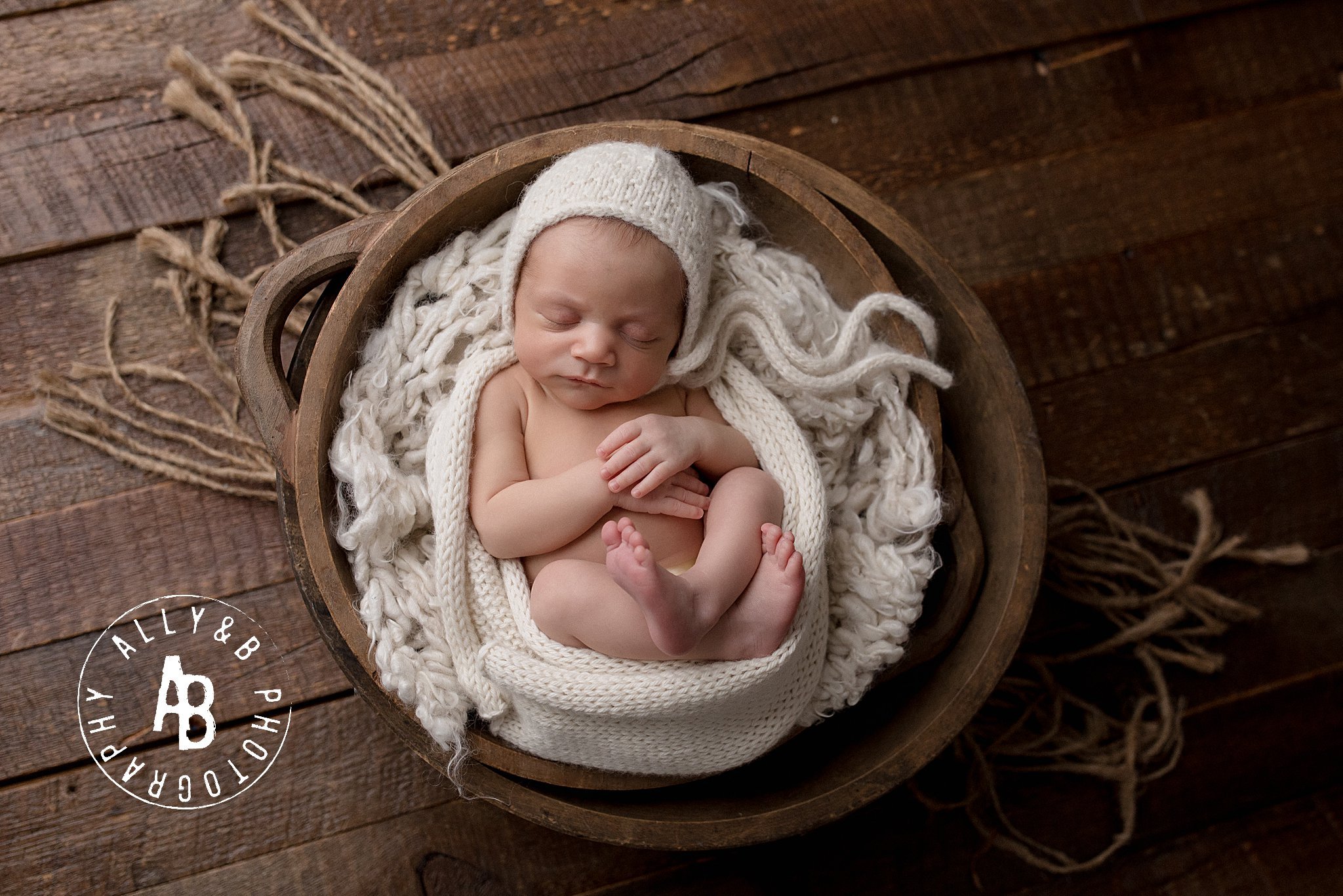 newborn photographers.jpg