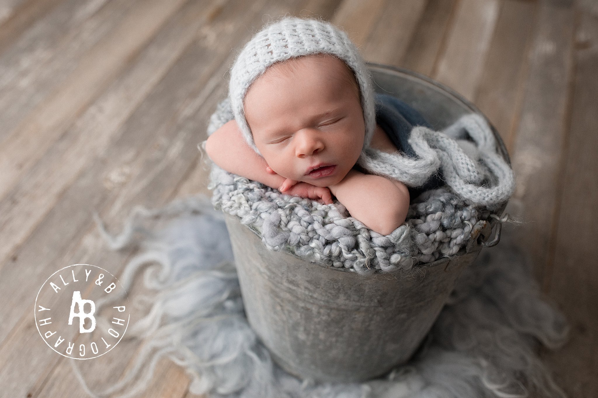 newborn photographers in aurora.jpg