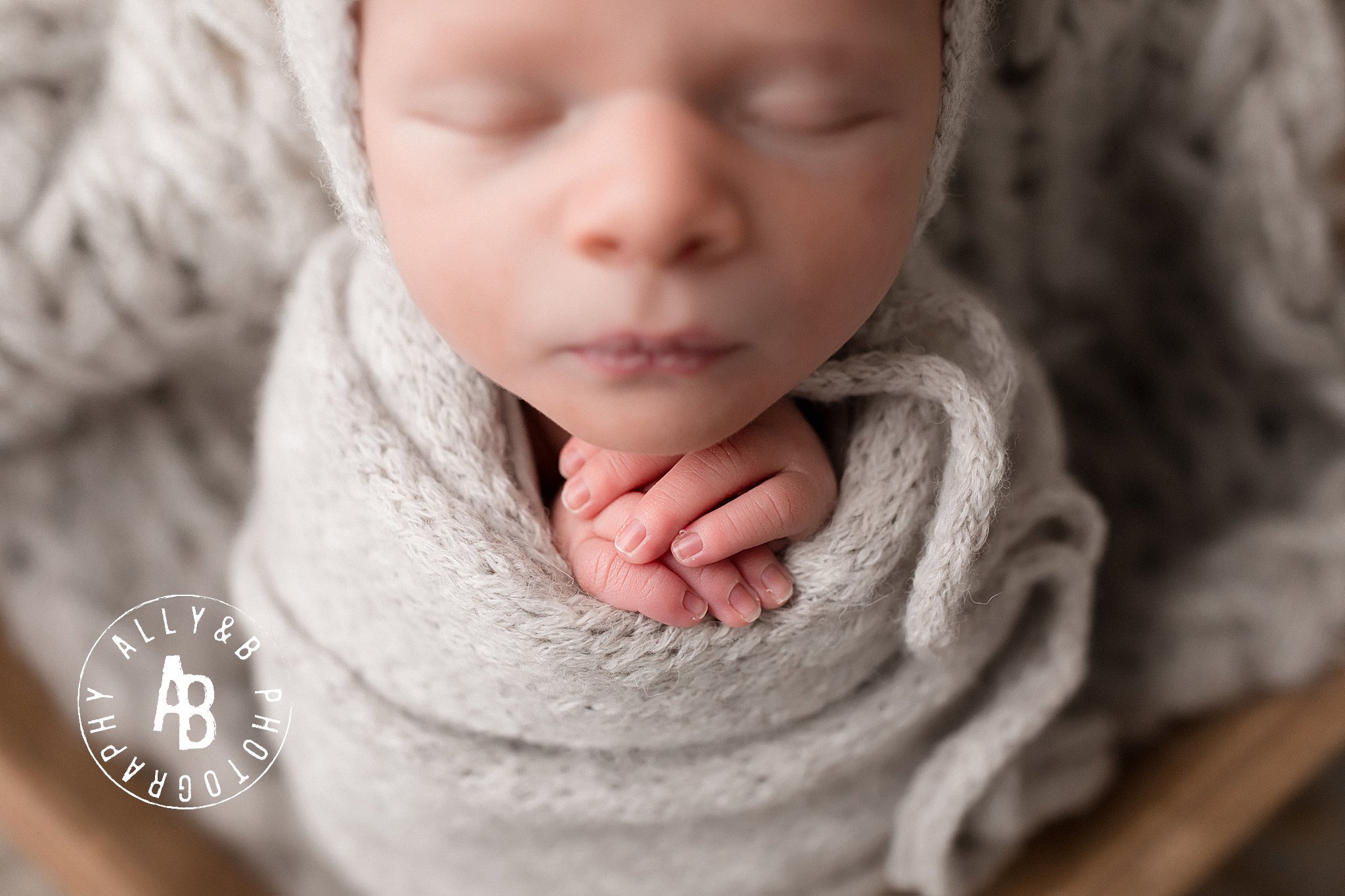 newborn photographers in hinsdale.jpg