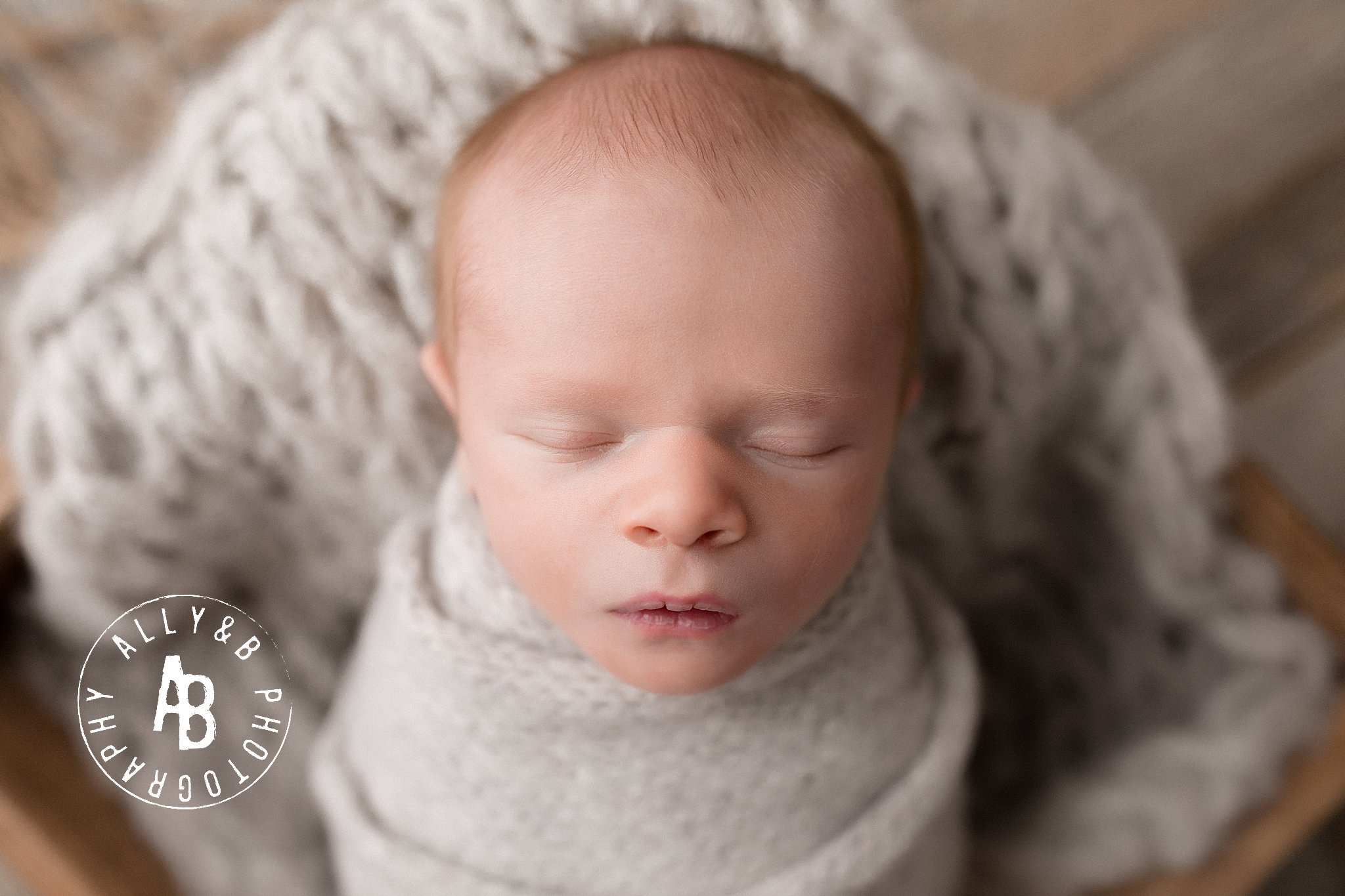 newborn photographers near naperville.jpg