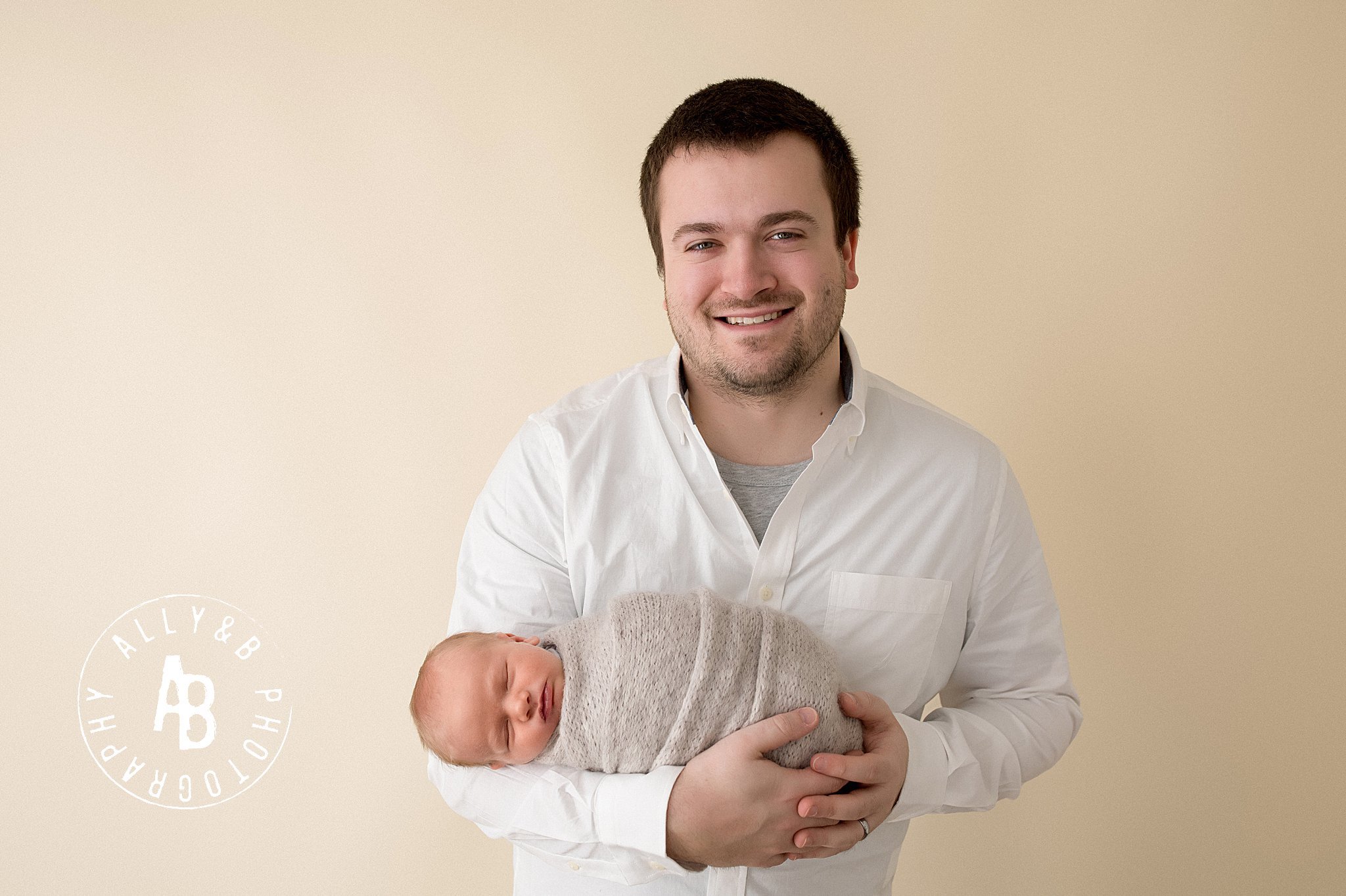 newborn photographers in elmhurst.jpg