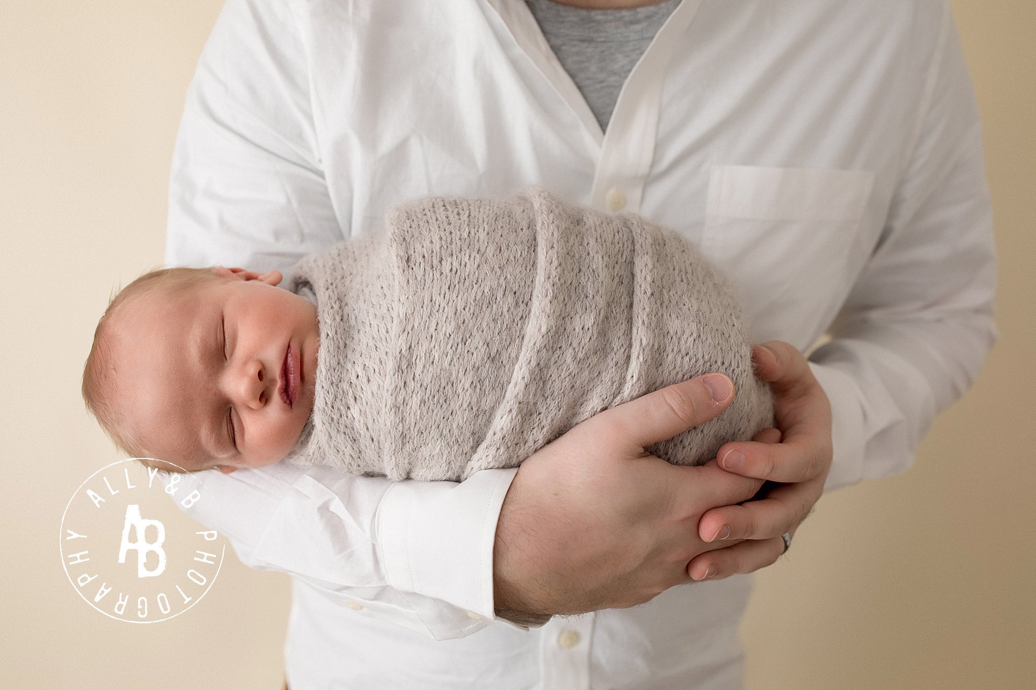 newborn photographers in wheaton.jpg