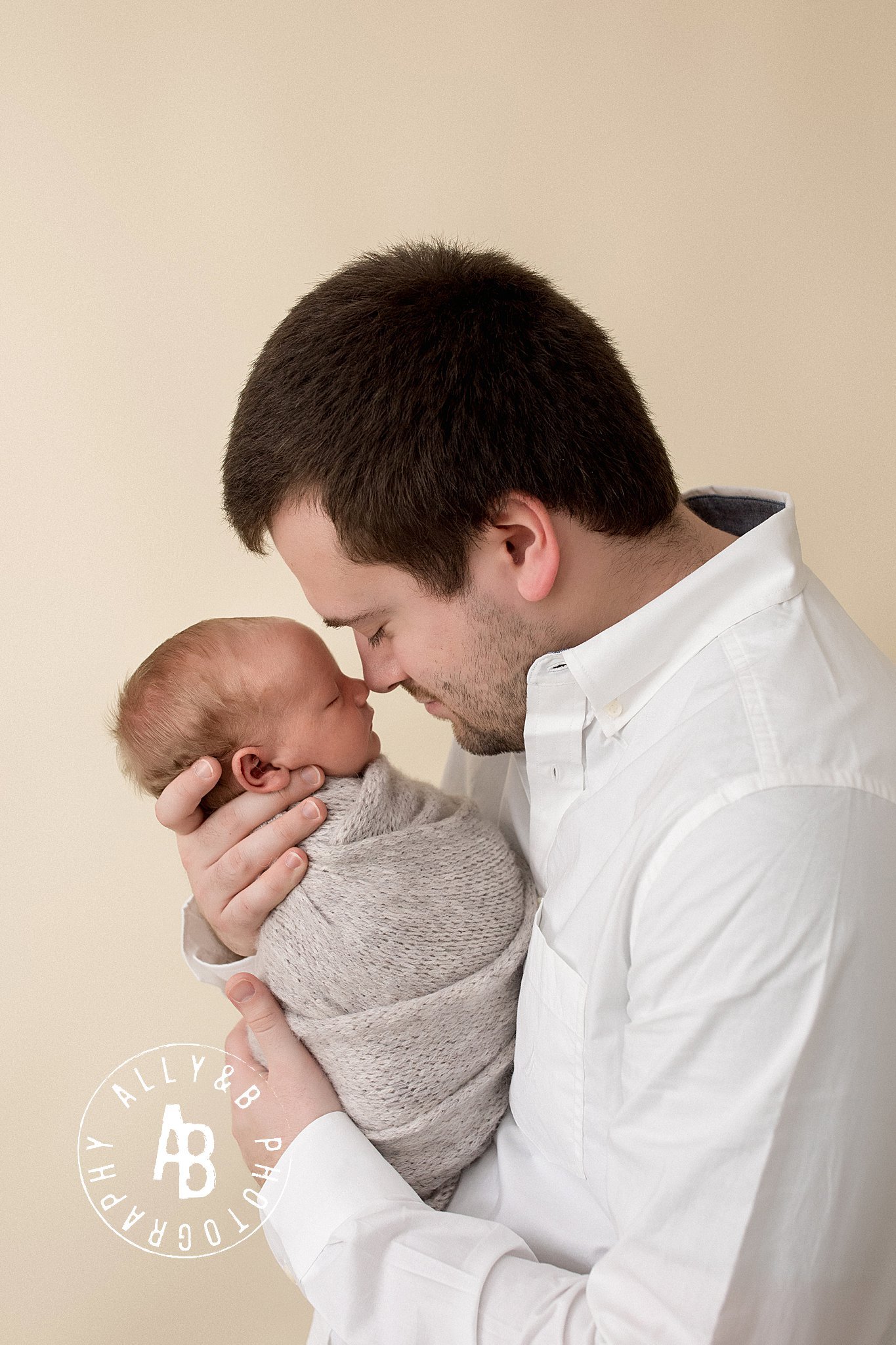 newborn photographers in hinsdale.jpg