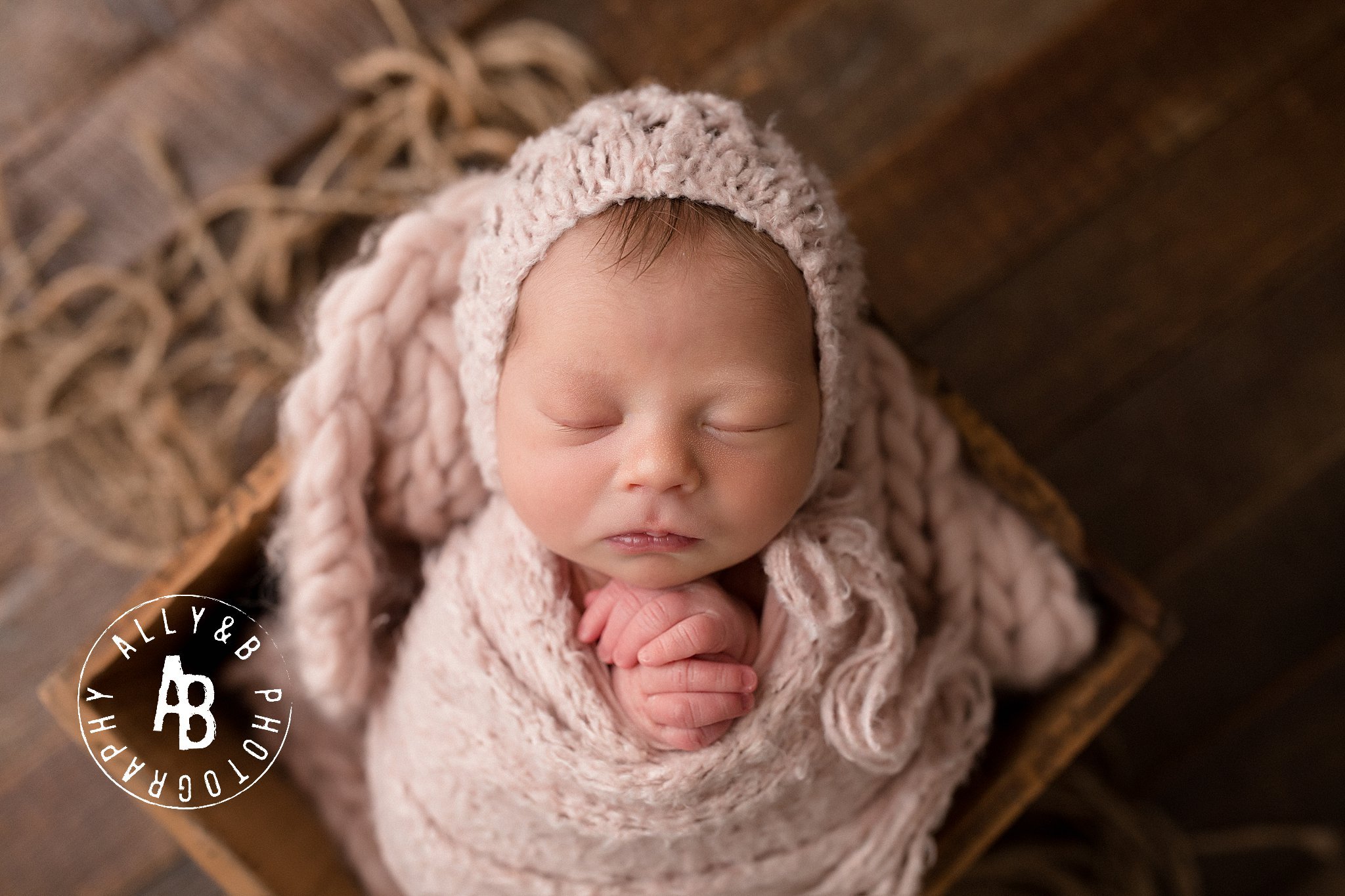 best newborn photographer naperville il.jpg