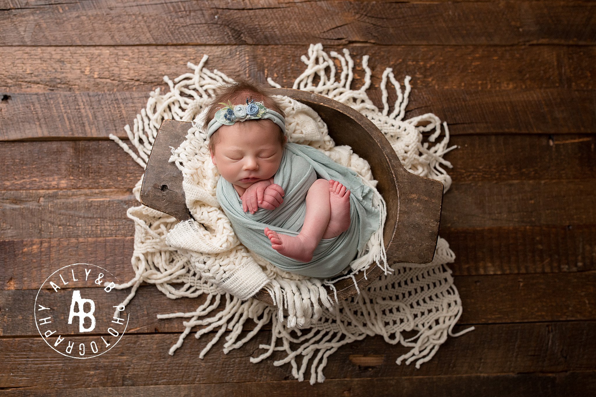 newborn photography poses.jpg