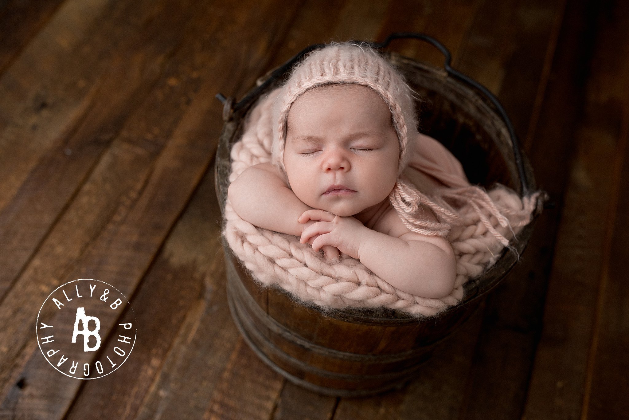 newborn photographers in naperville il.jpg