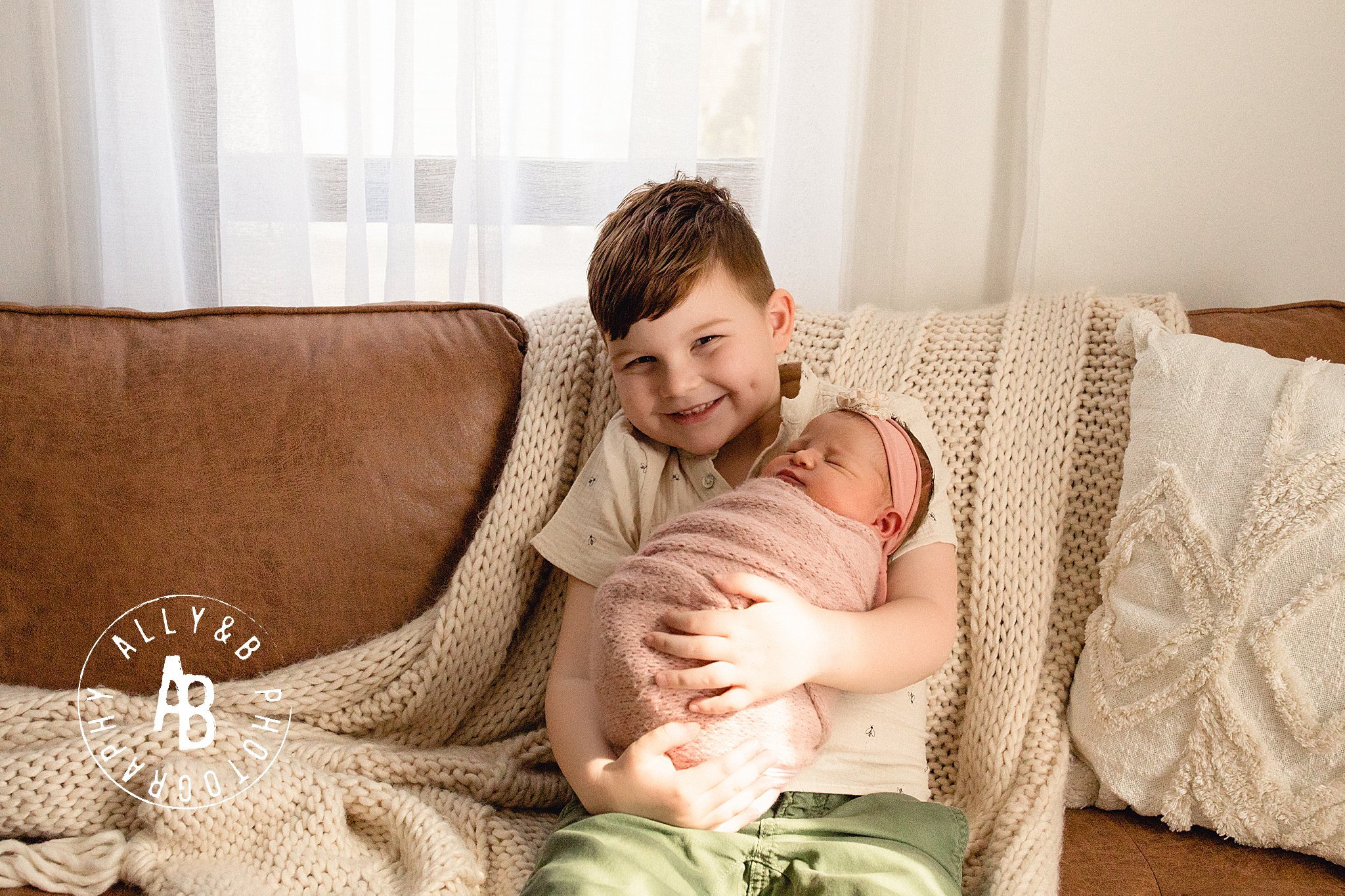 lifestyle newborn photoshoot.jpg