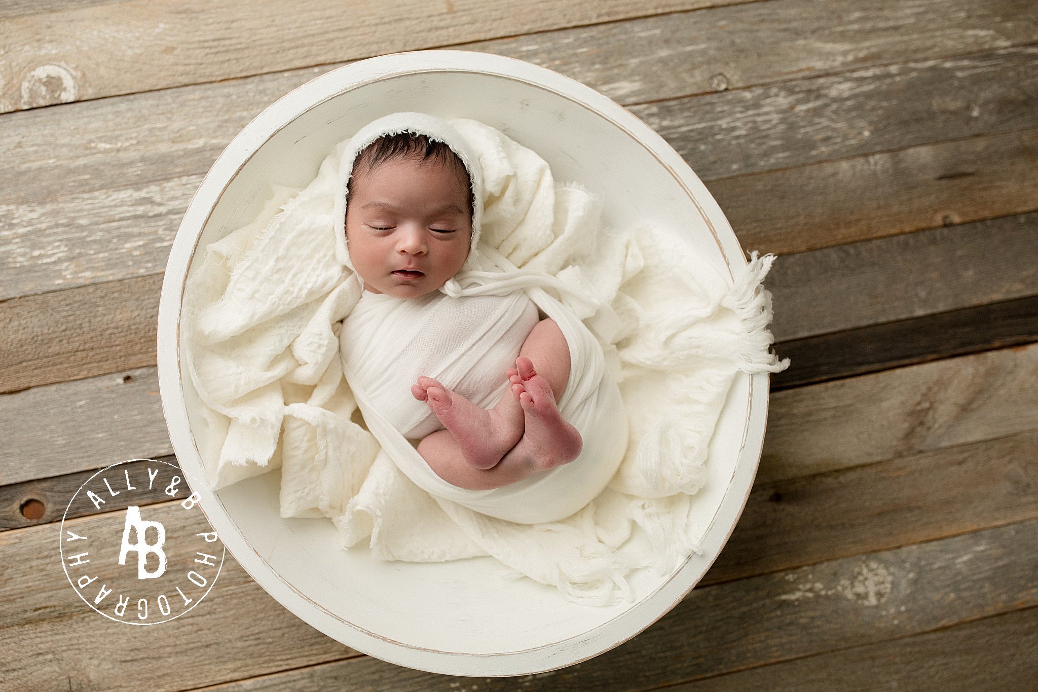 newborn photographers in plainfield il.jpg