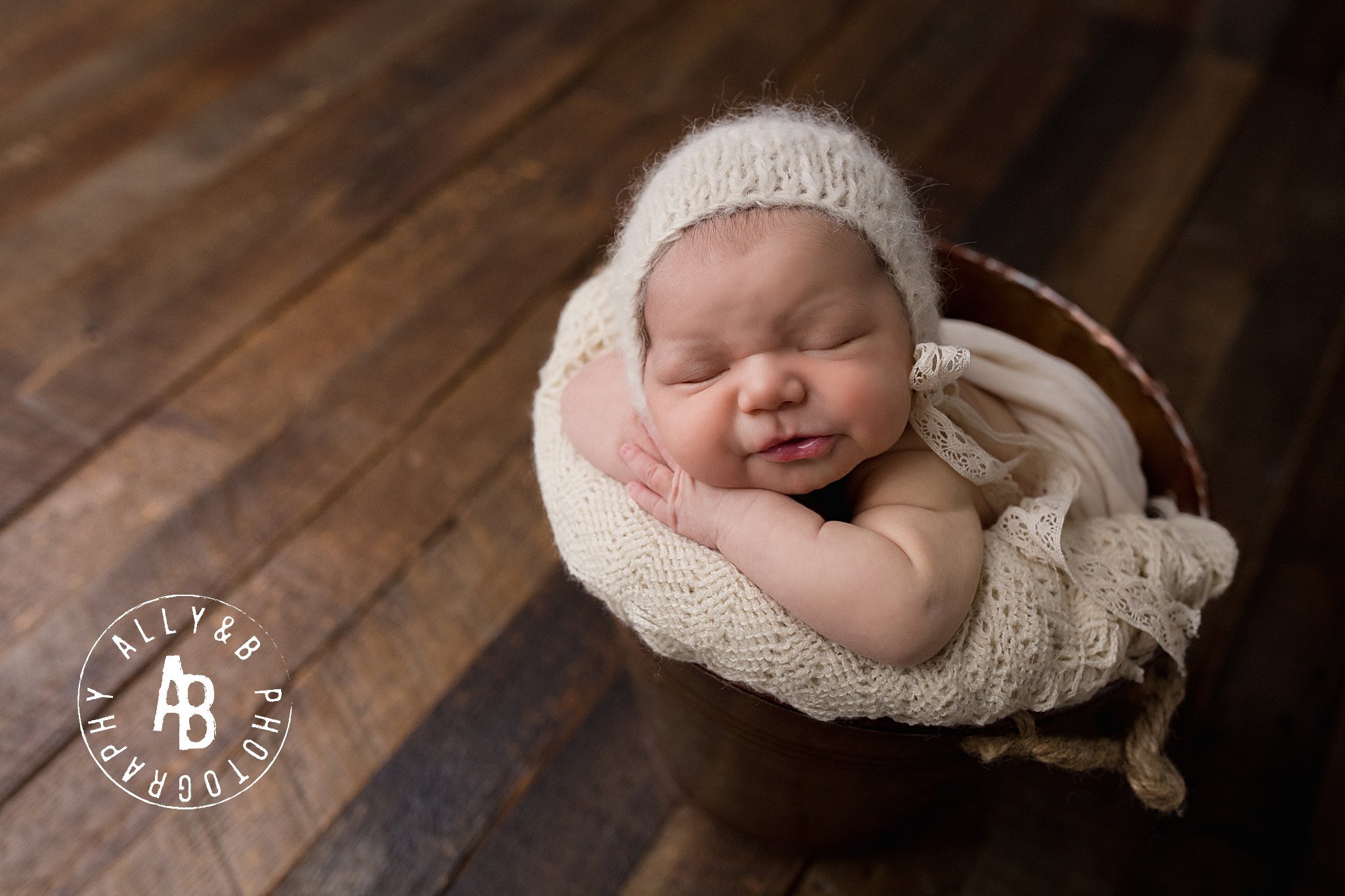 naperville newborn photographer.jpg