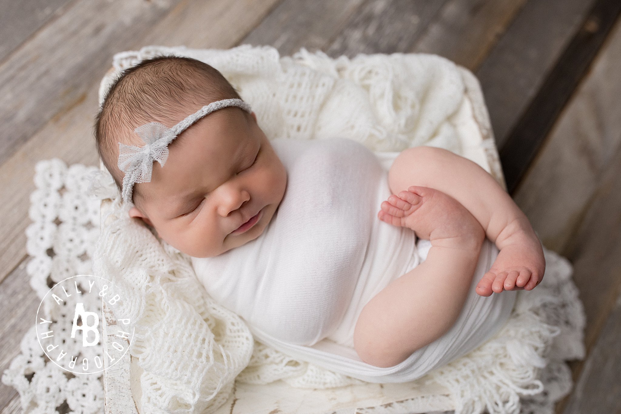 newborn photographers in plainfield.jpg