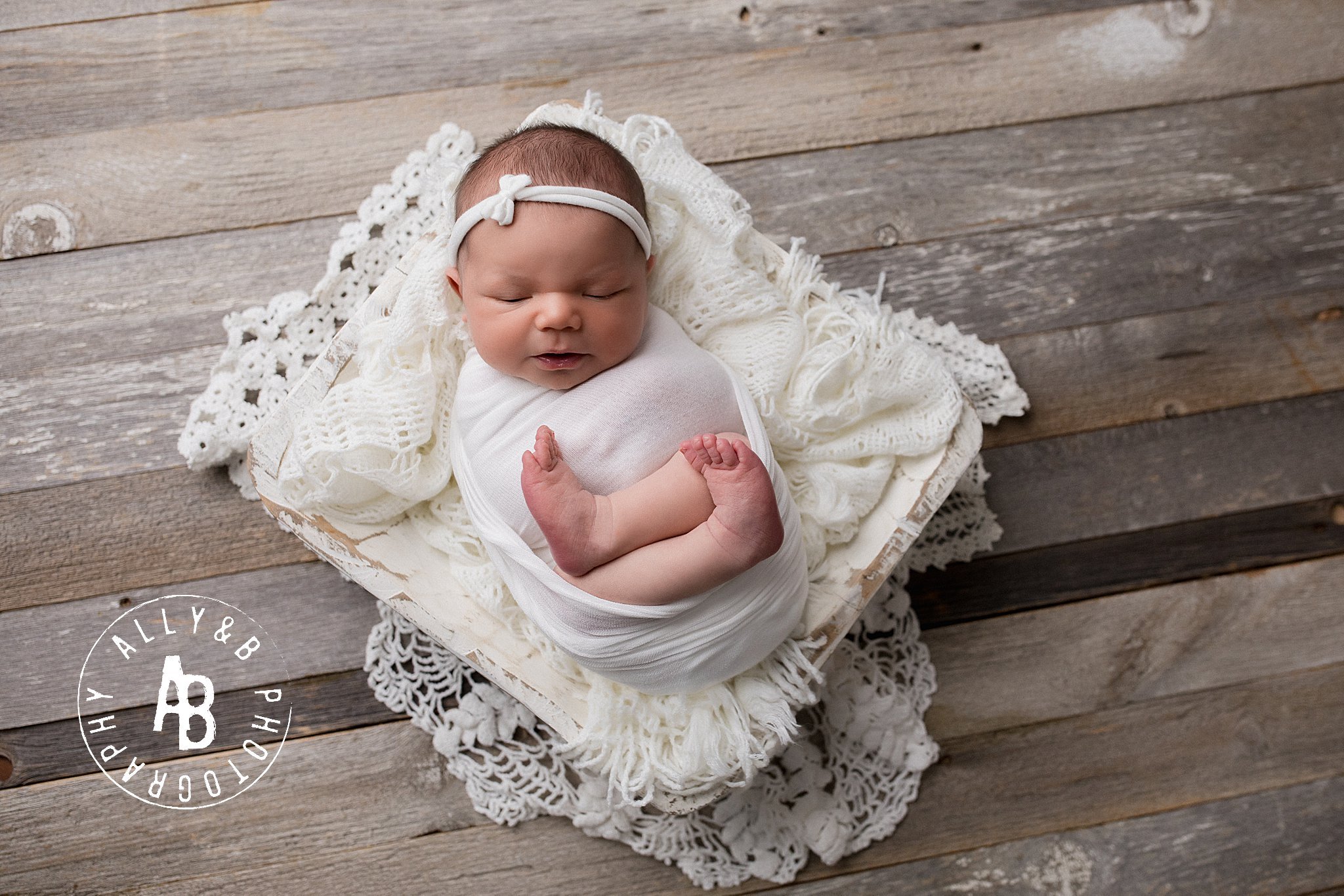 newborn photographers in wheaton.jpg