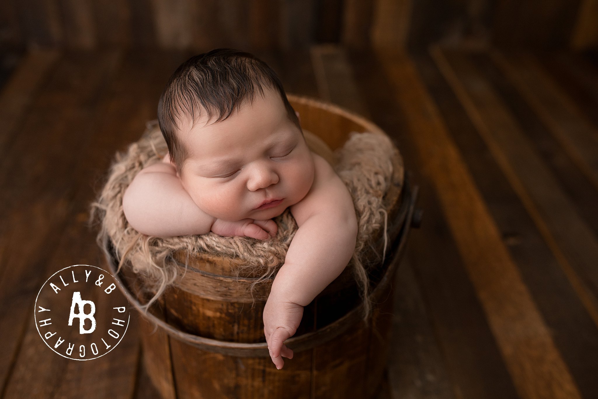 newborn photos in naperville.jpg