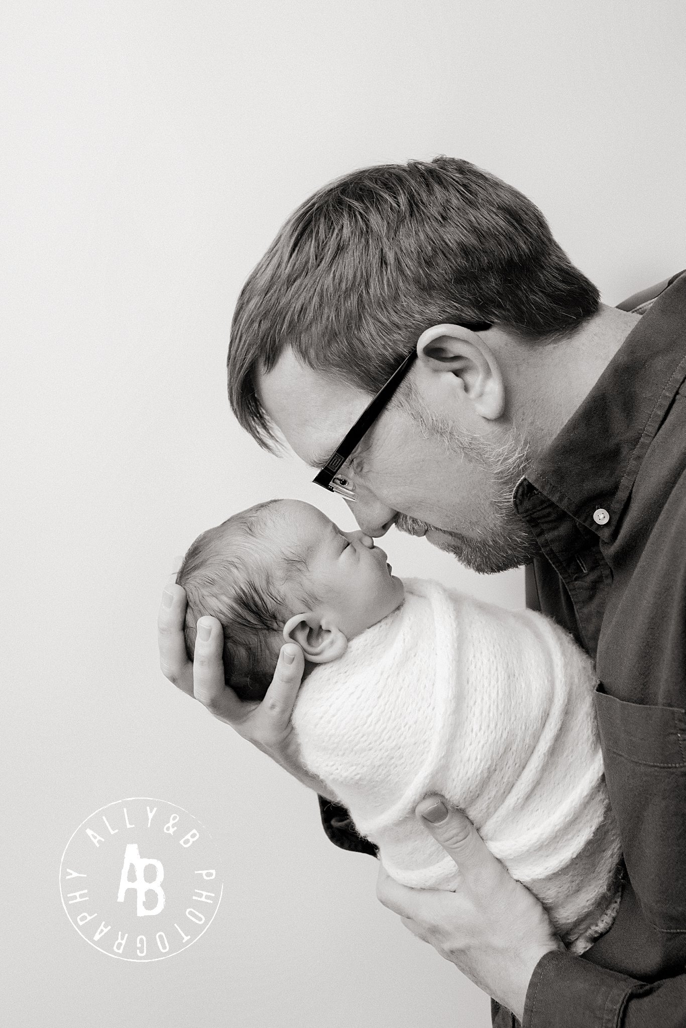 newborn photographers in naperville.jpg