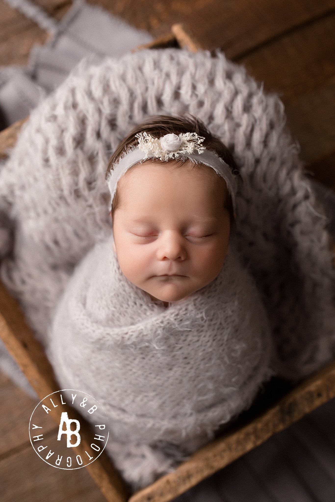 newborn photographers in naperville il.jpg