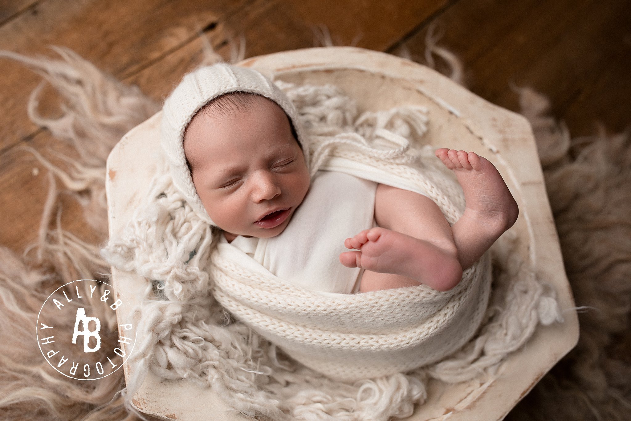 naperville newborn photographer.jpg