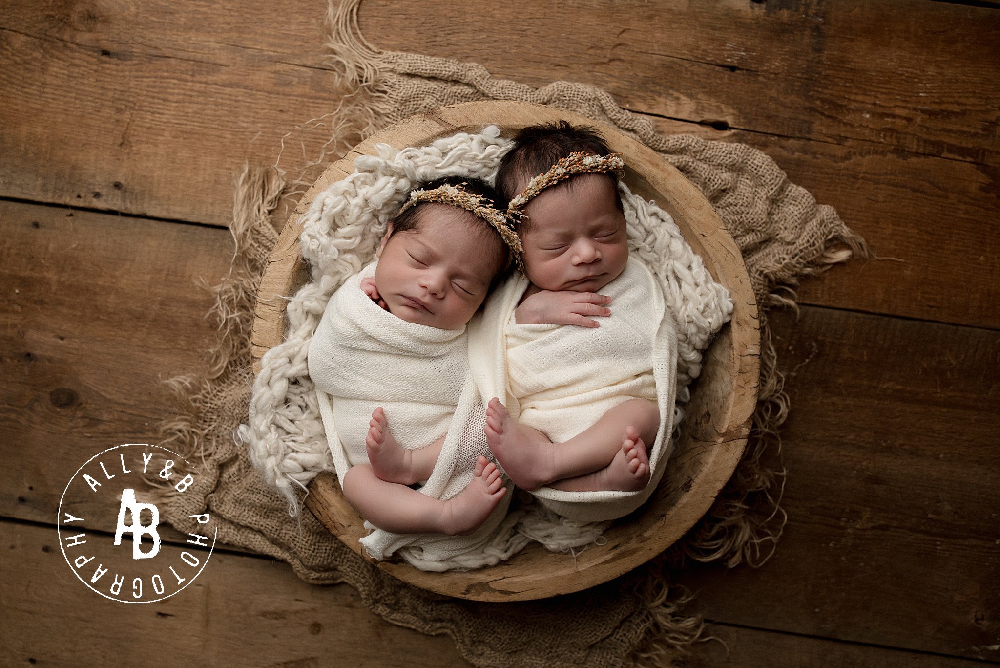 twin newborn photography naperville.jpg