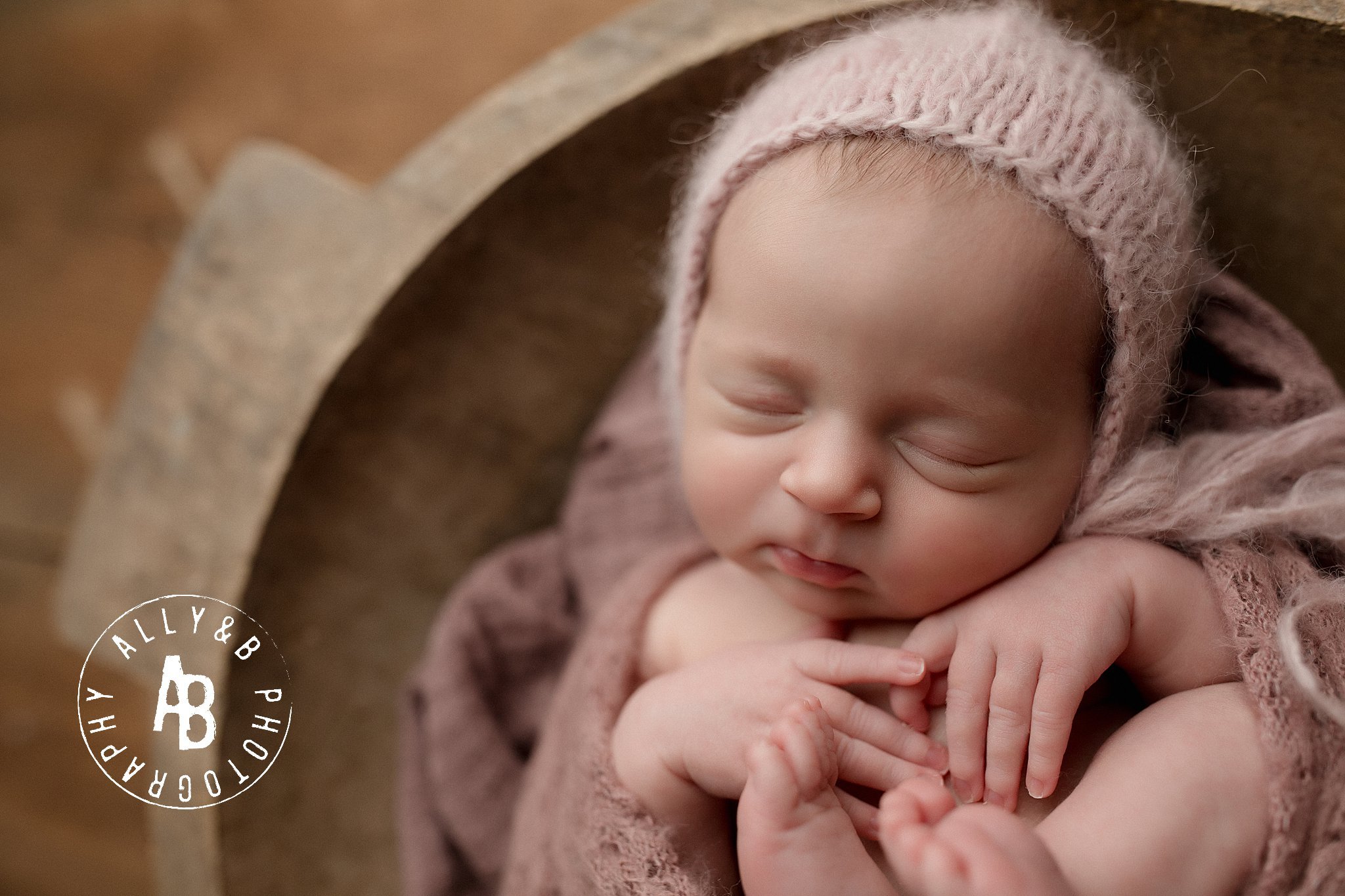 newborn photographers in naperville il.jpg