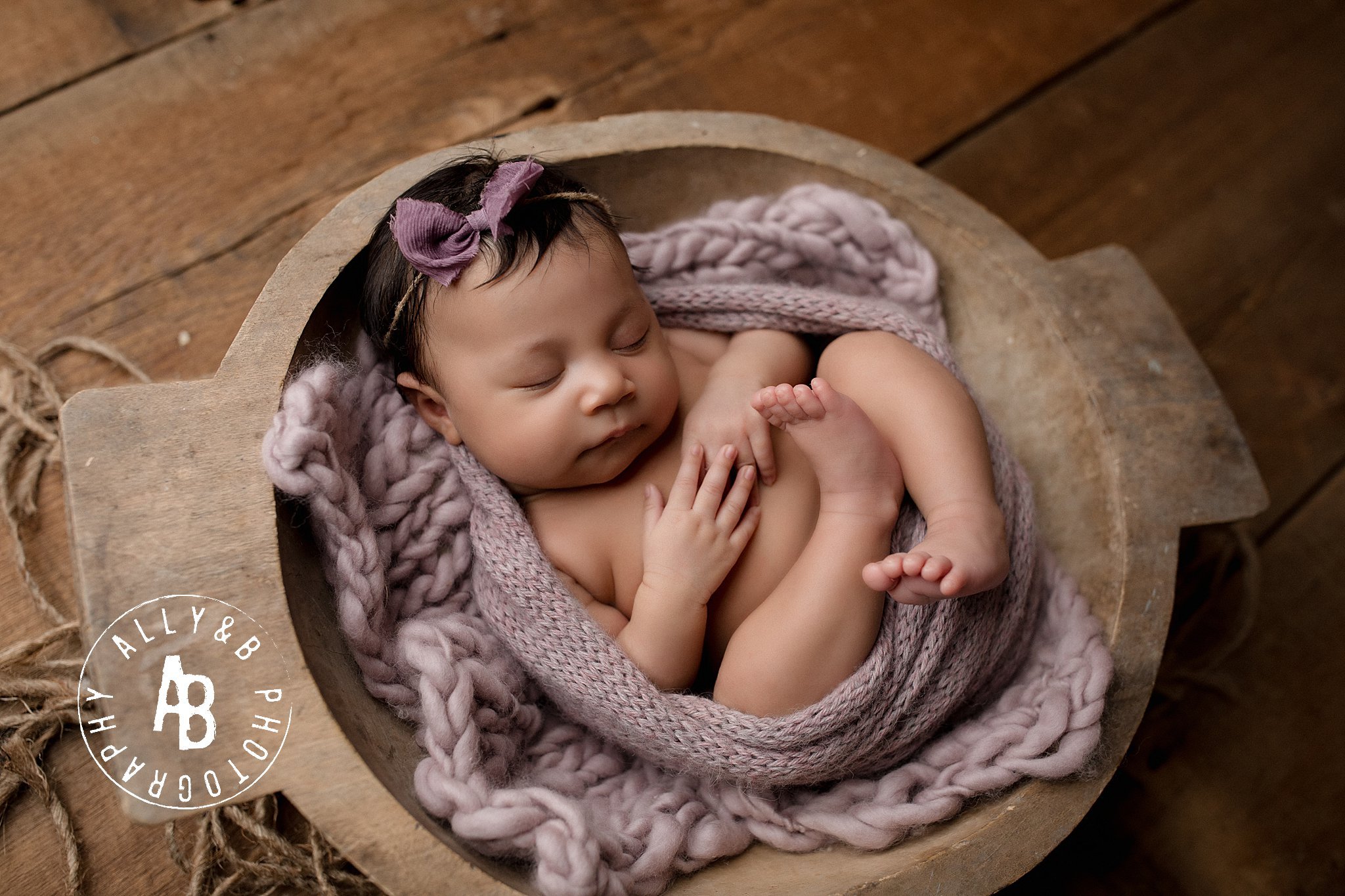 posed newborn photography.jpg