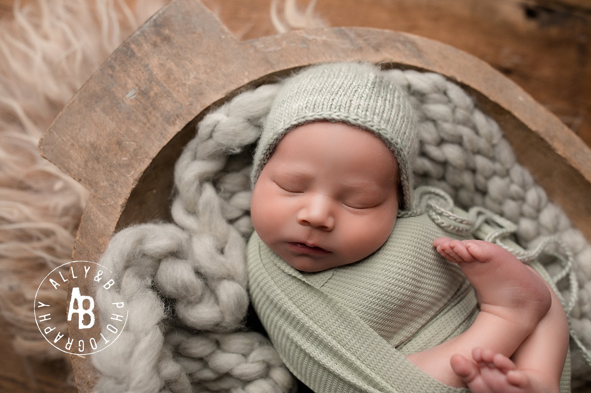 newborn photography naperville.jpg