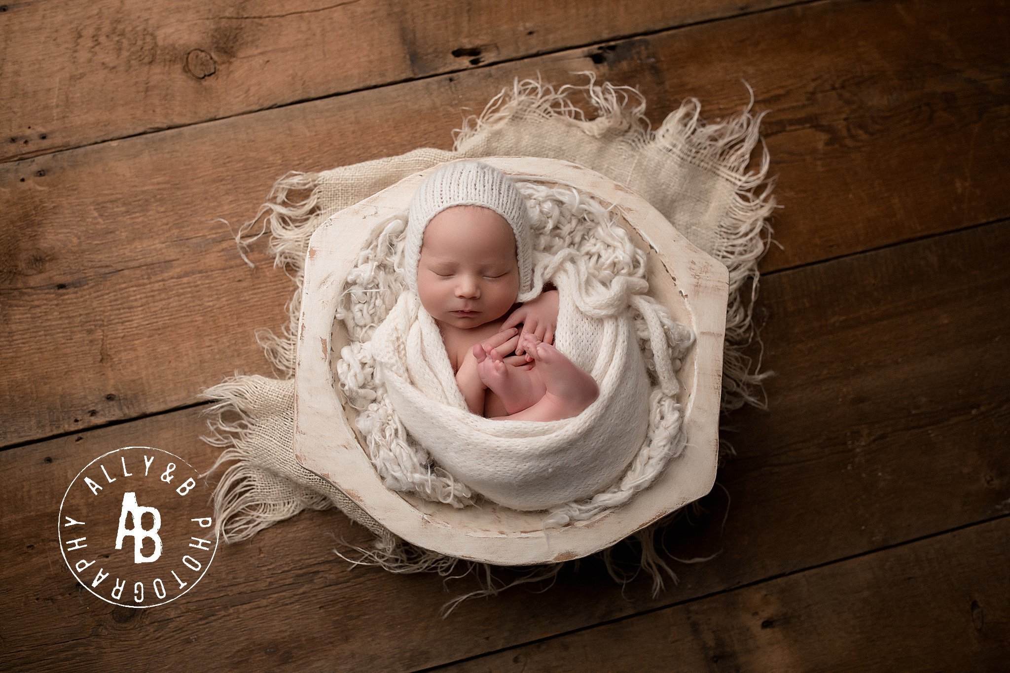 newborn photography oak brook.jpg