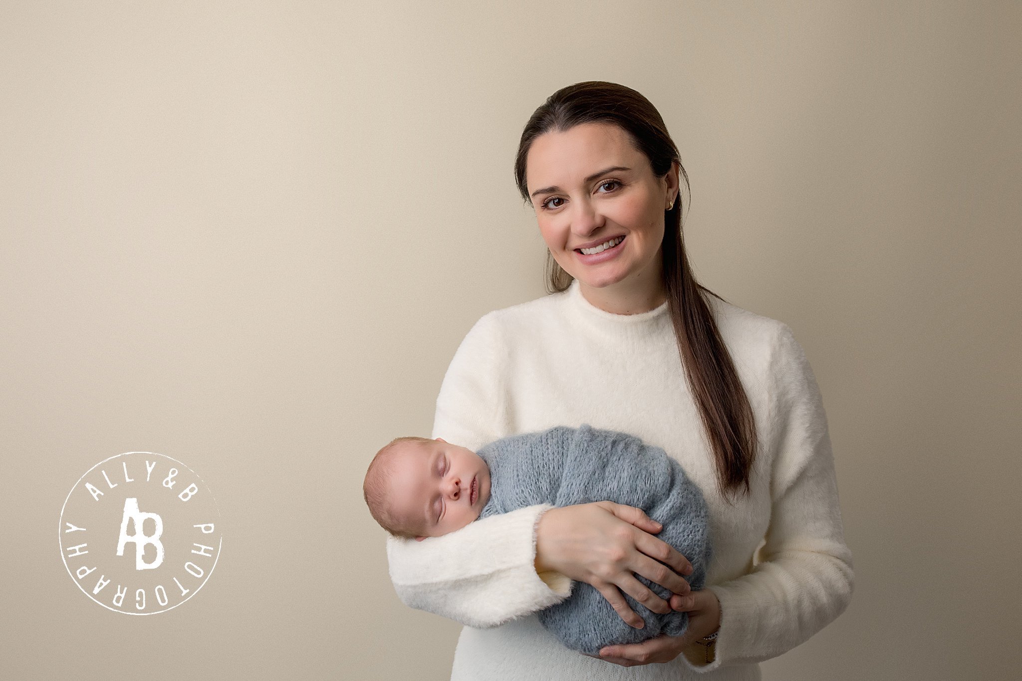 newborn photographers in naperville il.jpg