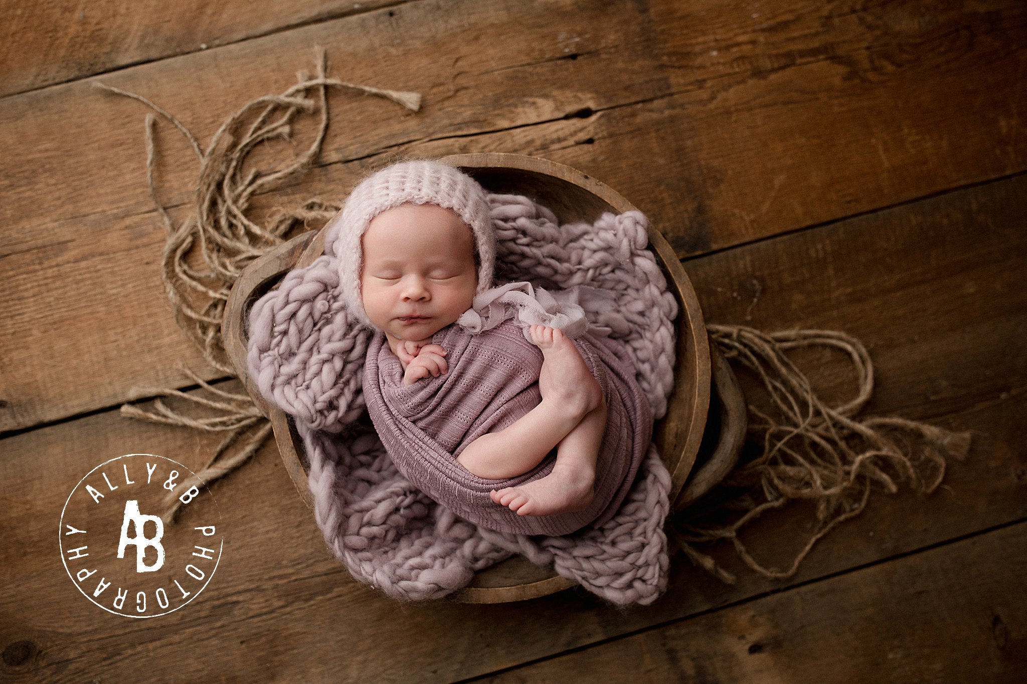 newborn photographers in naperville il.jpg