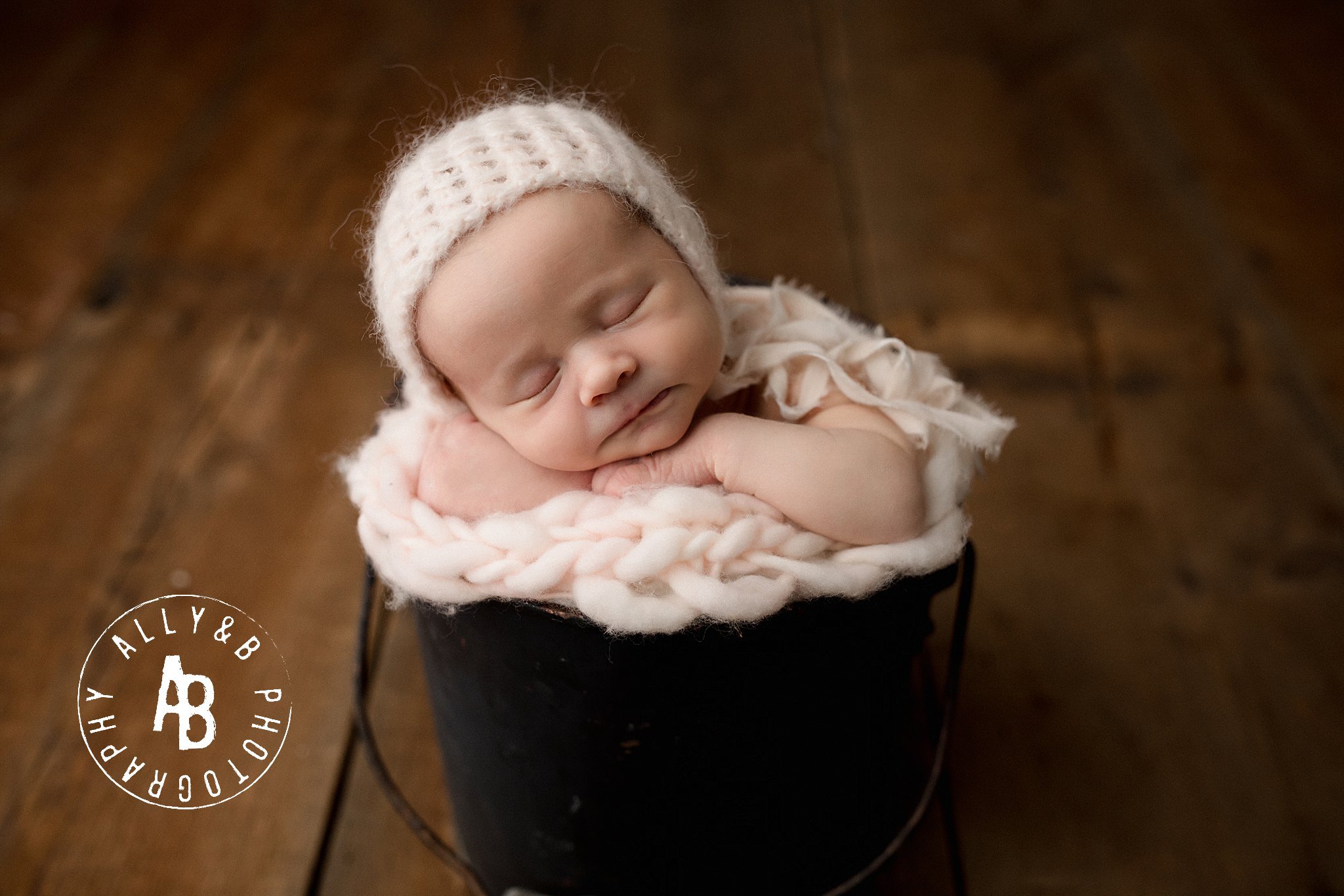 newborn photographers in naperville.jpg