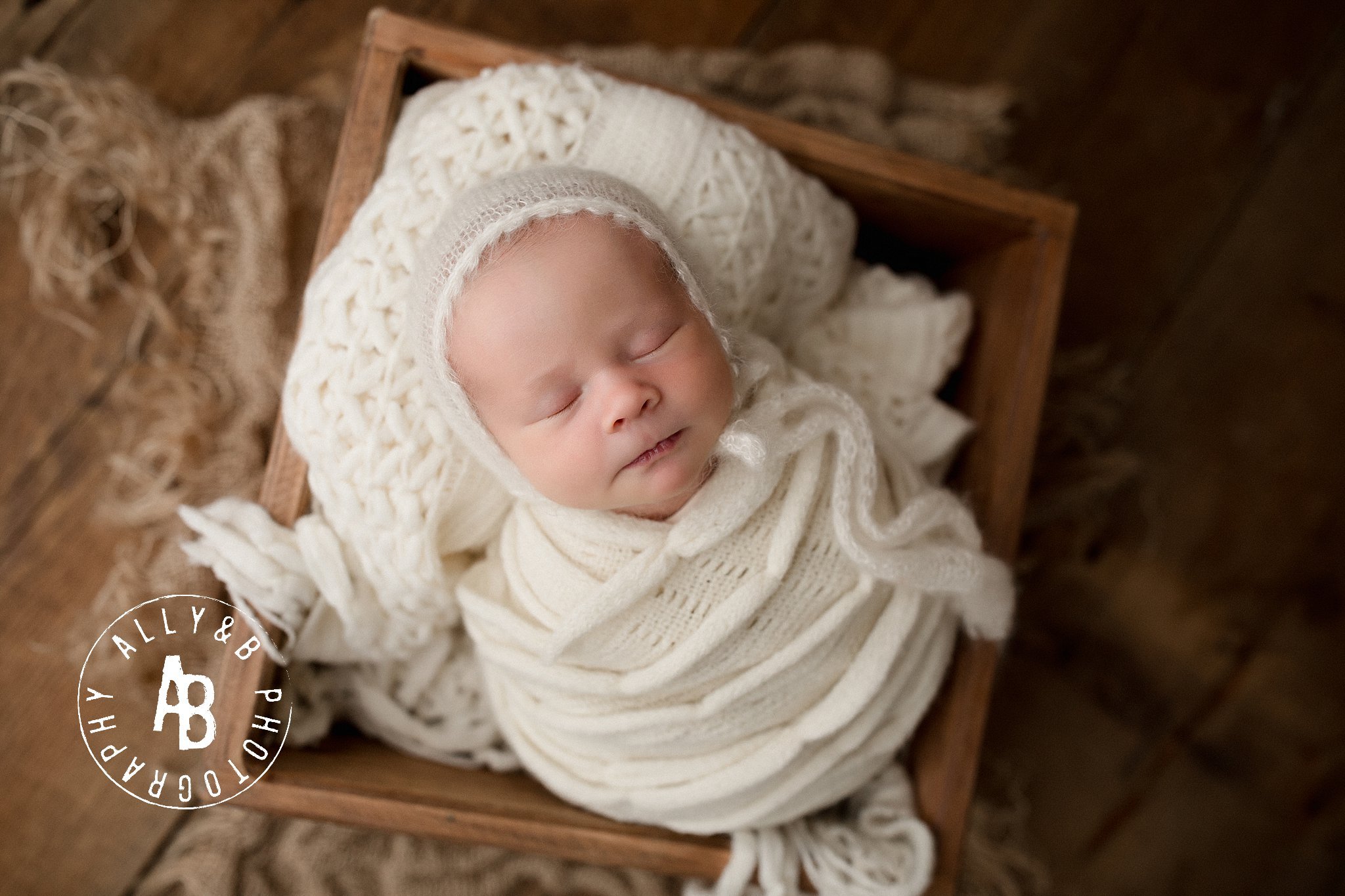 oswego newborn photography.jpg