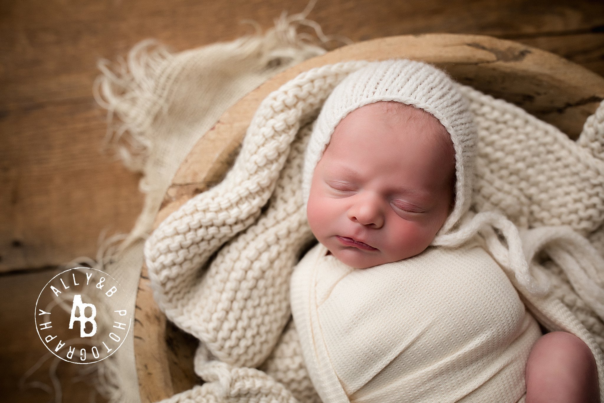 best newborn photographer naperville il.jpg