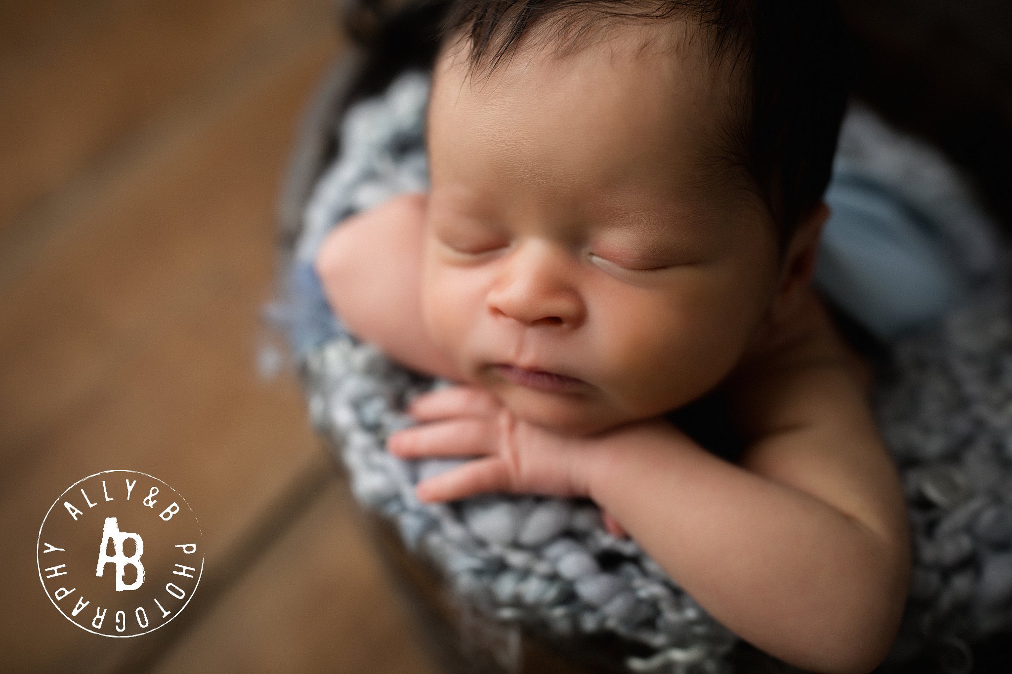 newborn photographers naperville.jpg