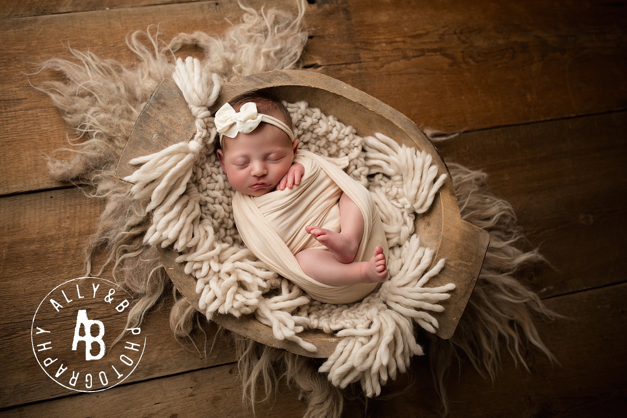 newborn baby photographer.jpg