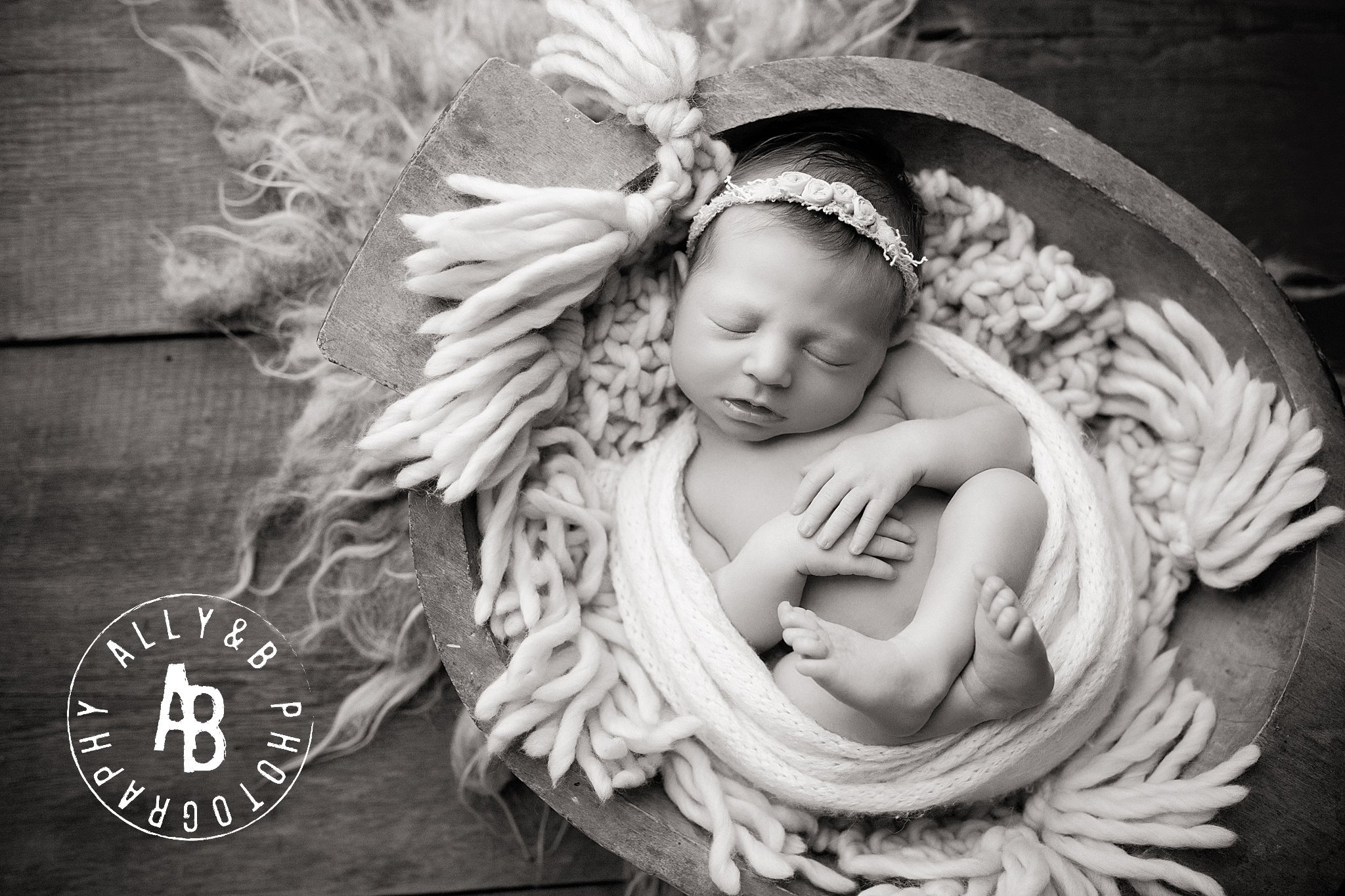 newborn photoshoot naperville.jpg